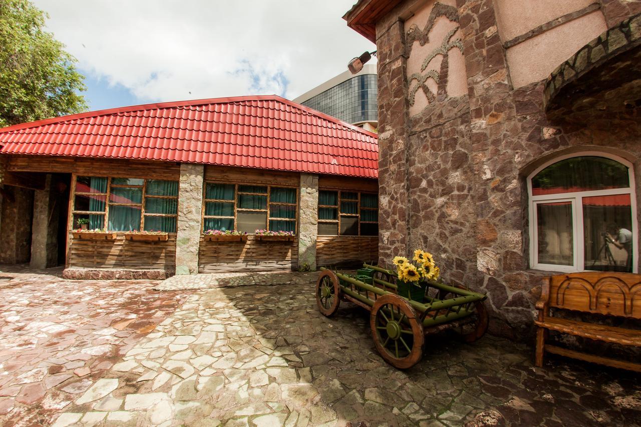 Hotel Edem Karagandy 외부 사진